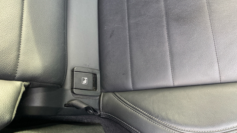 BMW 2 Series 220i MHT Luxury 5dr DCT Petrol Hatchback